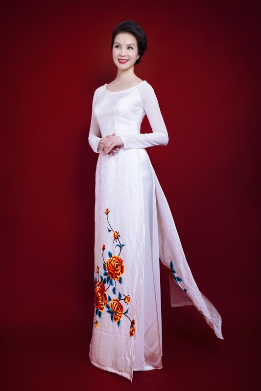 MC Thanh Mai tre trung voi ta ao dai mung ngay 8/3-Hinh-8